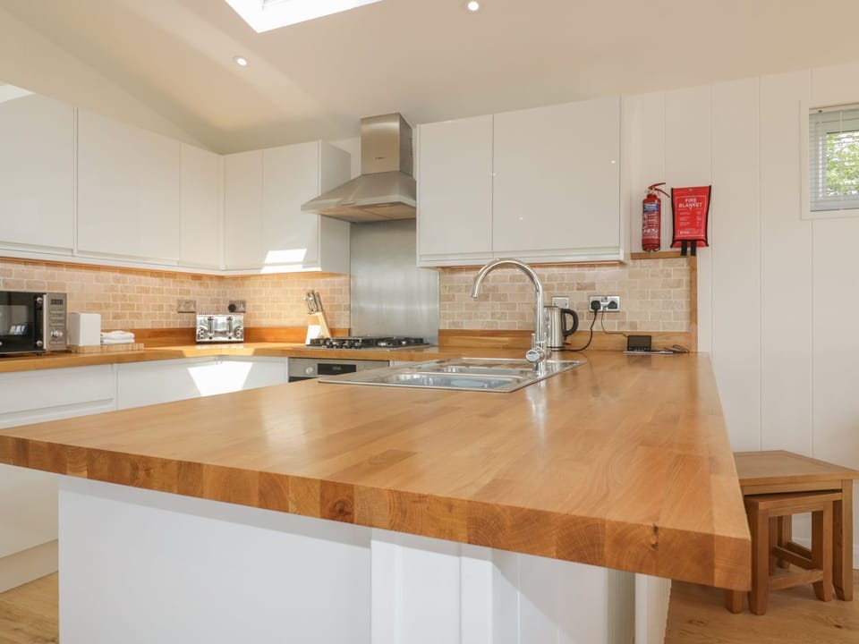 Fridge, dishwasher, electric kettle, toaster
