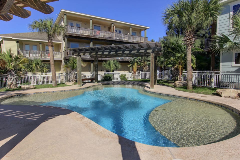 Studio (3 Bedrooms) | Property amenity