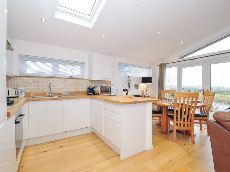 Cottage | Private kitchen | Fridge, dishwasher, electric kettle, toaster