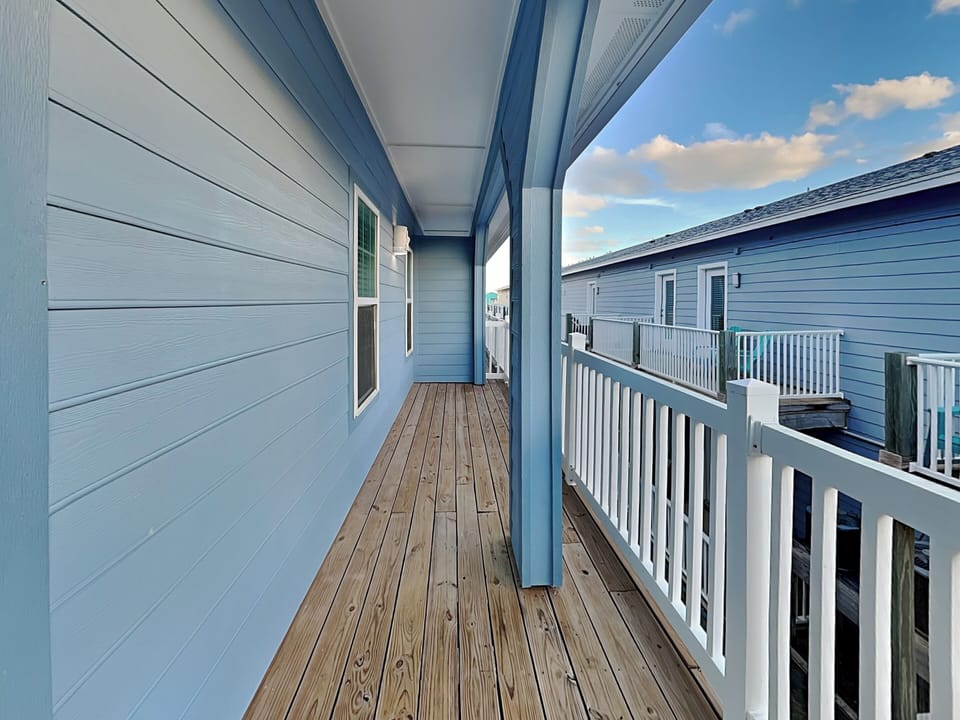 Condo (2 Bedrooms) | Property amenity