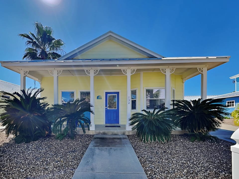 House (3 Bedrooms) | Front of property