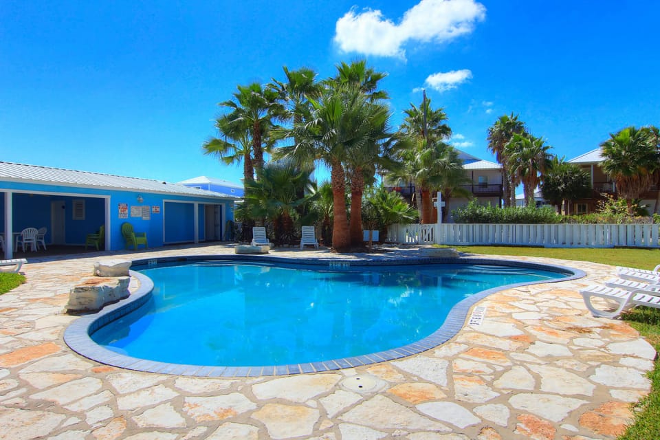 House (3 Bedrooms) | Property amenity