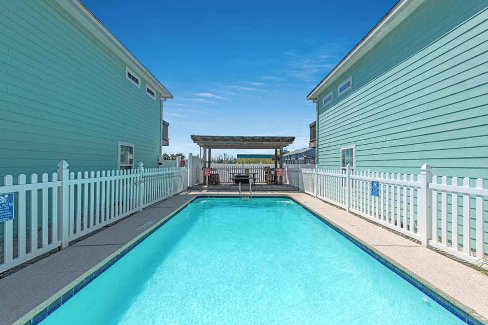 Condo (4 Bedrooms) | Property amenity