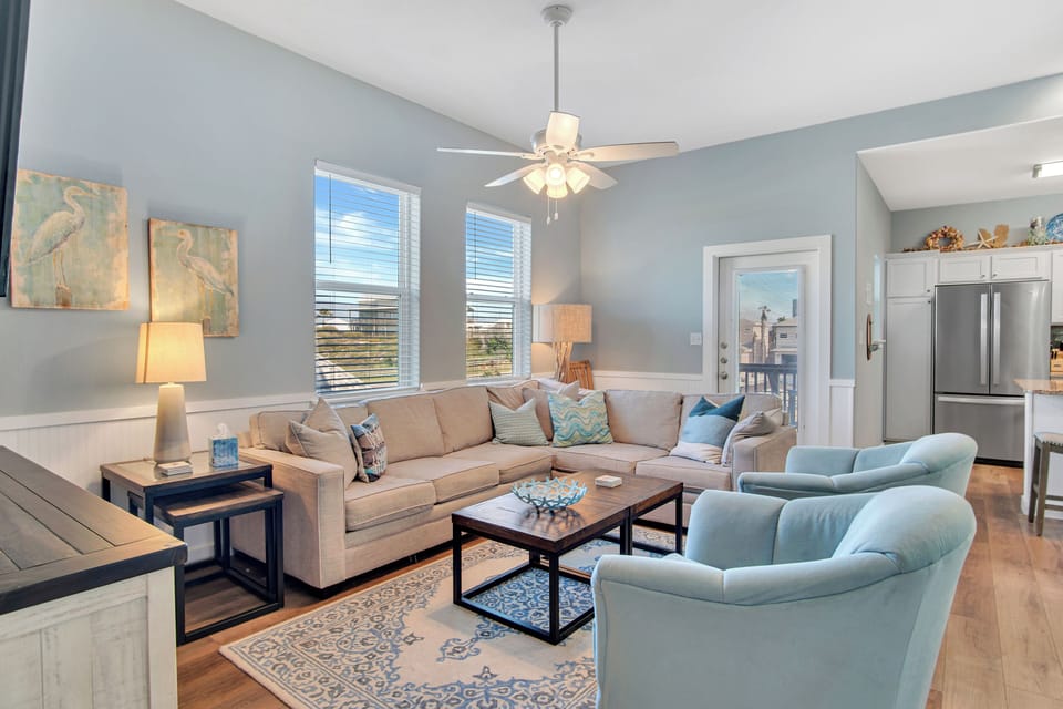 Condo (4 Bedrooms) | Front of property