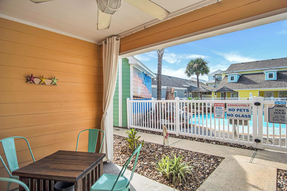 Condo (2 Bedrooms) | Property amenity