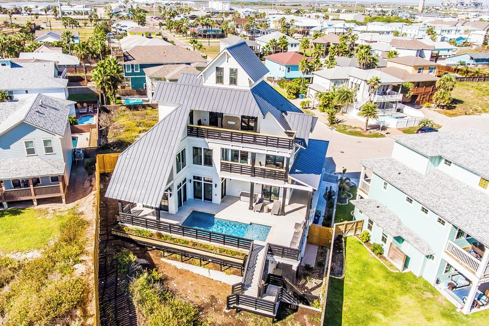 House (5 Bedrooms) | Front of property