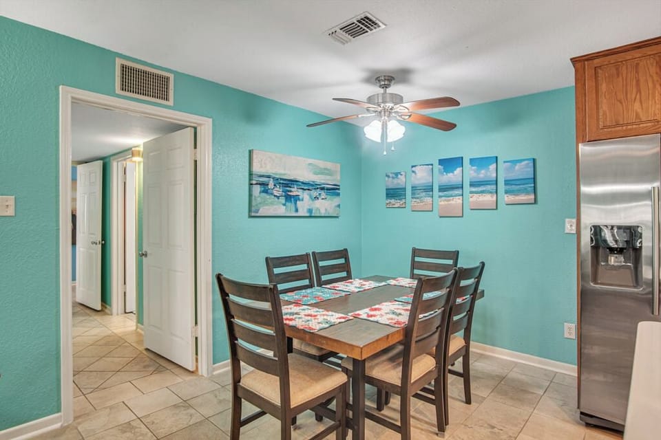 Condo (2 Bedrooms) | Property amenity