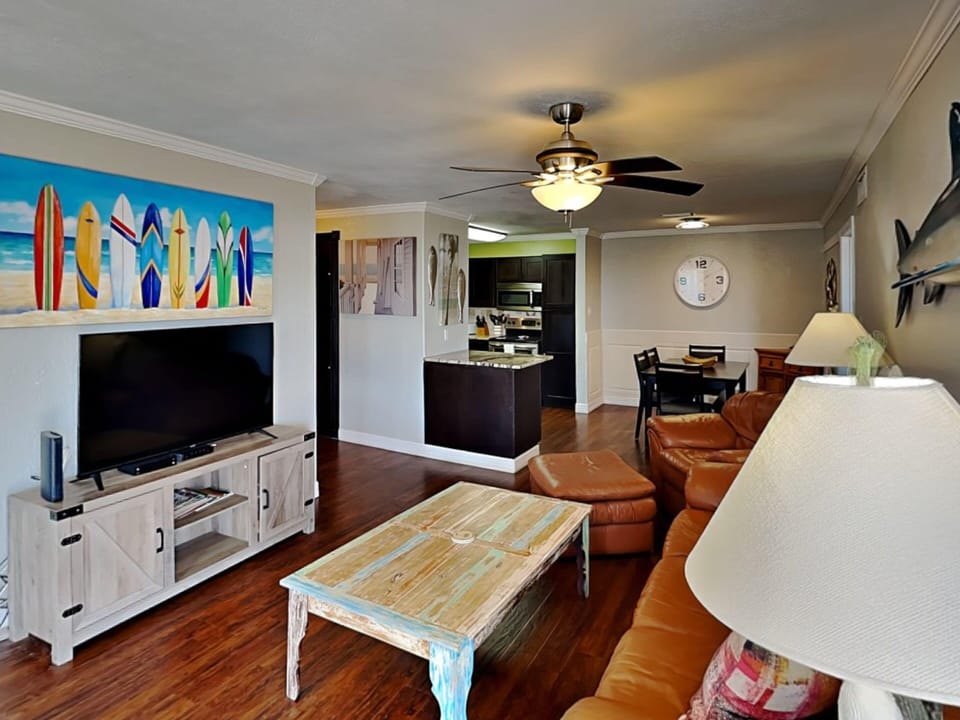 Condo (2 Bedrooms) | Property amenity