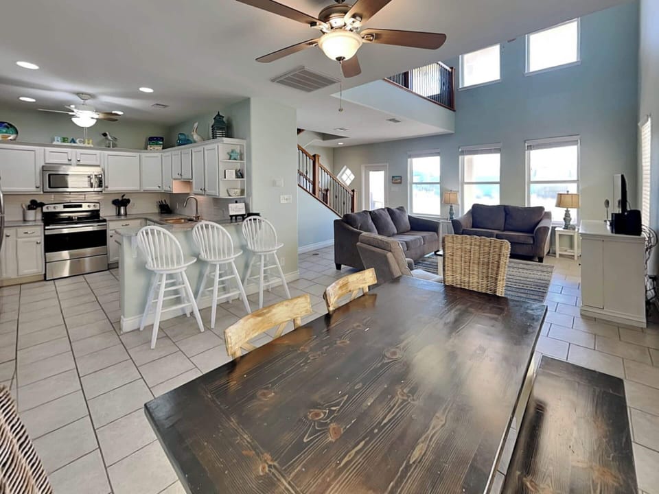 Studio (4 Bedrooms) | Property amenity