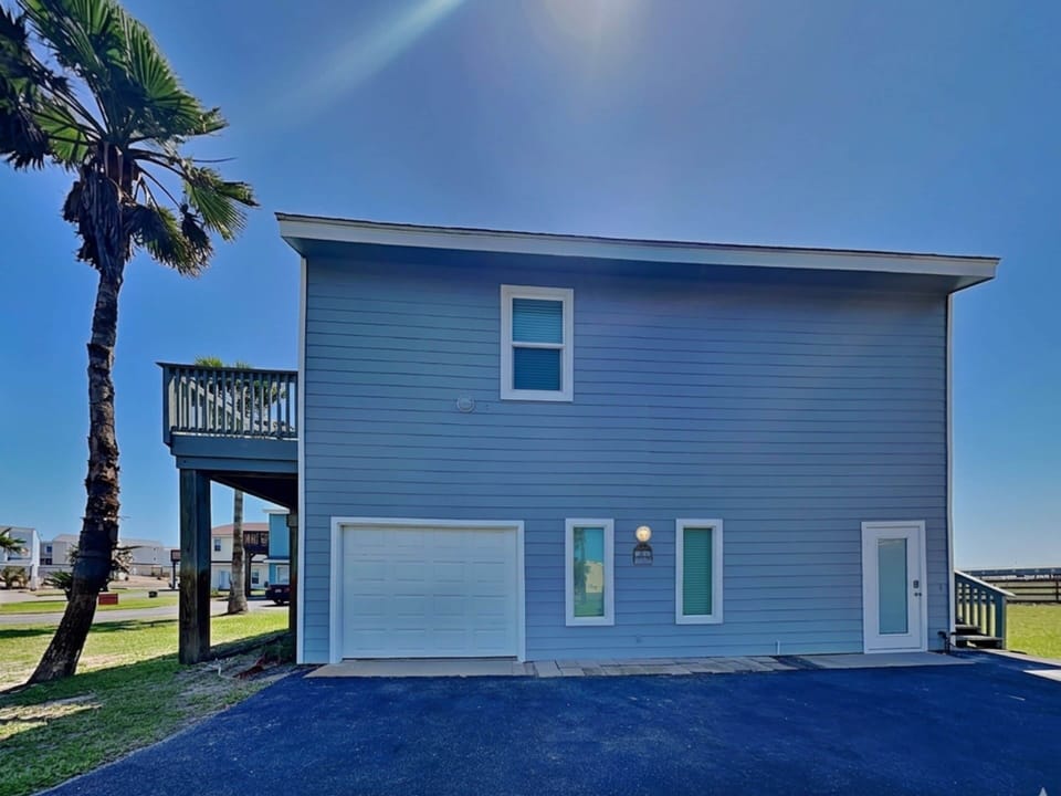 House (3 Bedrooms) | Property amenity