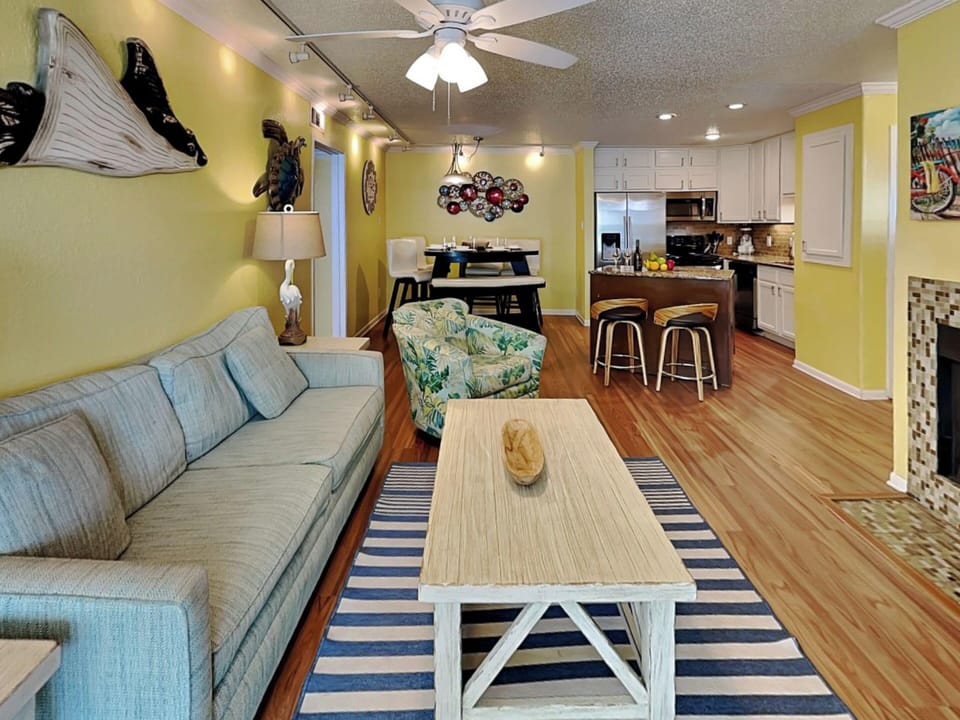 Condo (2 Bedrooms) | Property amenity