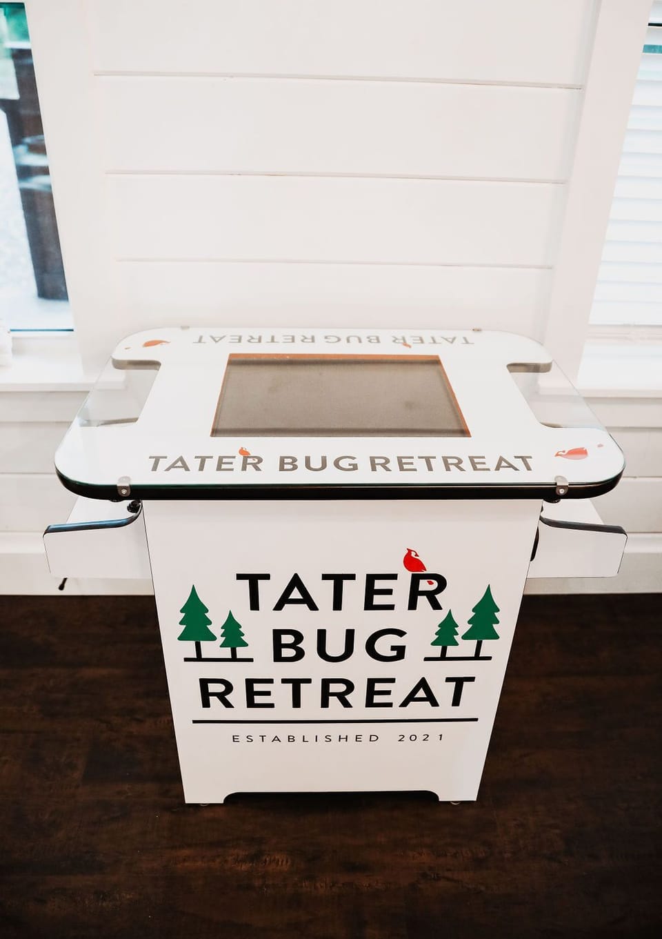 Enjoy playing all your favorite old school games.