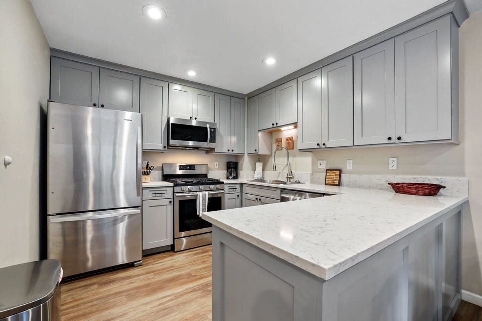 Condo, Multiple Beds, Kitchen, Mountain View (Family Fun Getaway) | Private kitchen | Fridge, microwave, oven, stovetop
