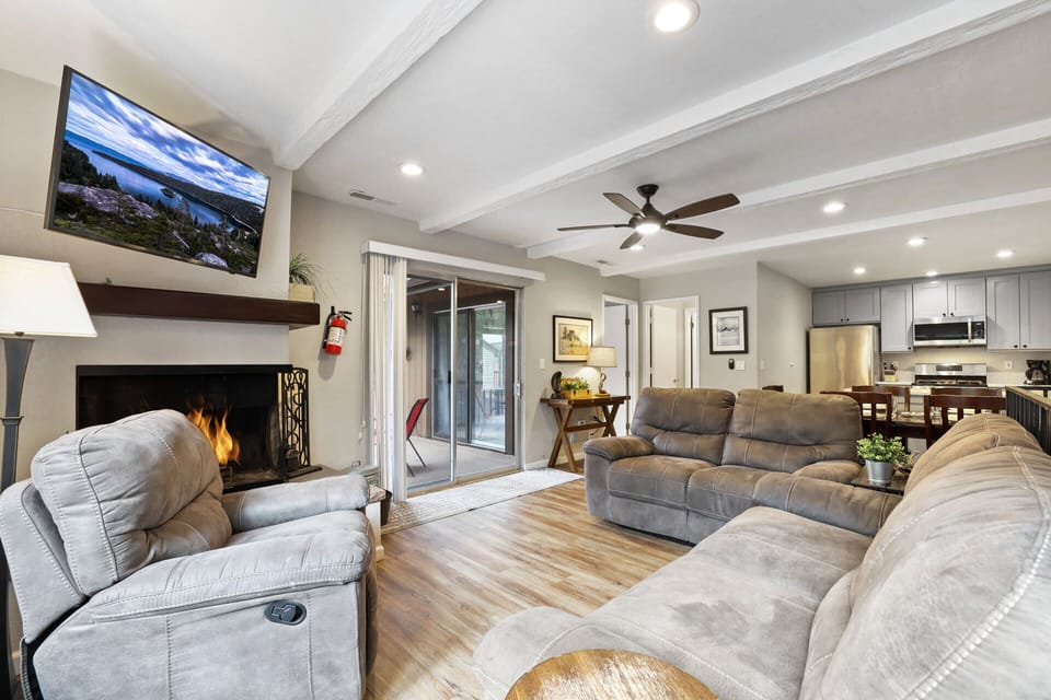 Condo, Multiple Beds, Kitchen, Mountain View (Family Fun Getaway) | Living area | 40-inch flat-screen TV with digital channels, TV