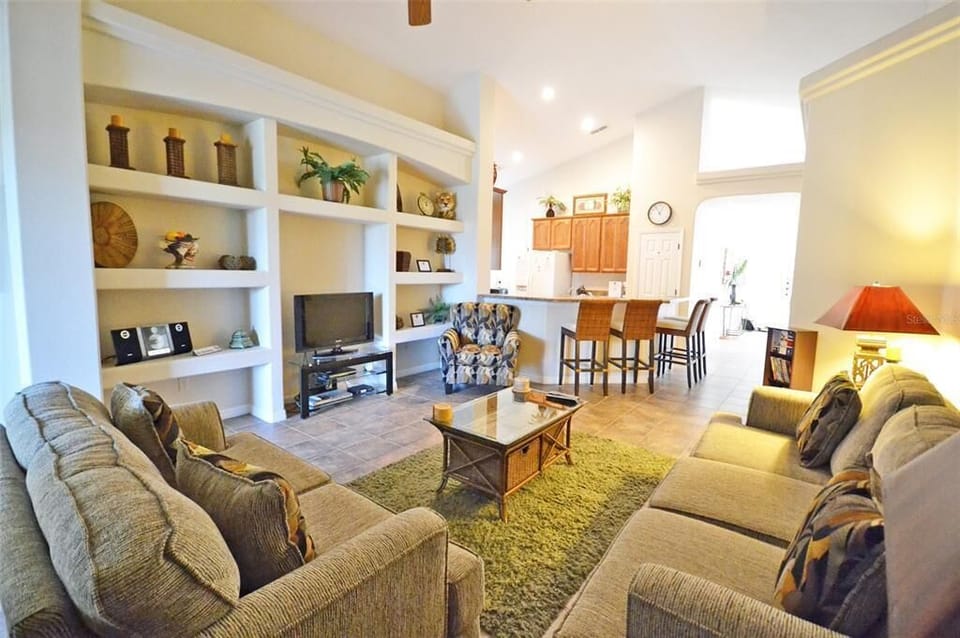 House, Multiple Beds, Pool Access, Pool View (Retreat at the Crossings) | Living area | 42-inch flat-screen TV with digital channels