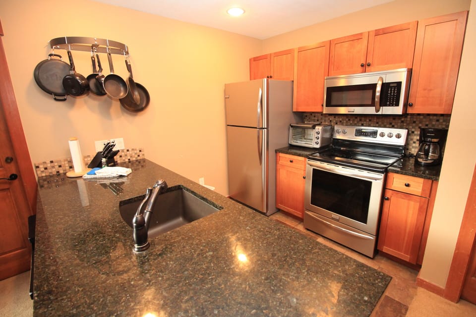 Fully stocked upgraded kitchen