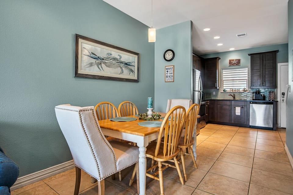Condo, Multiple Beds, Patio (Sweet Retreat) | Dining