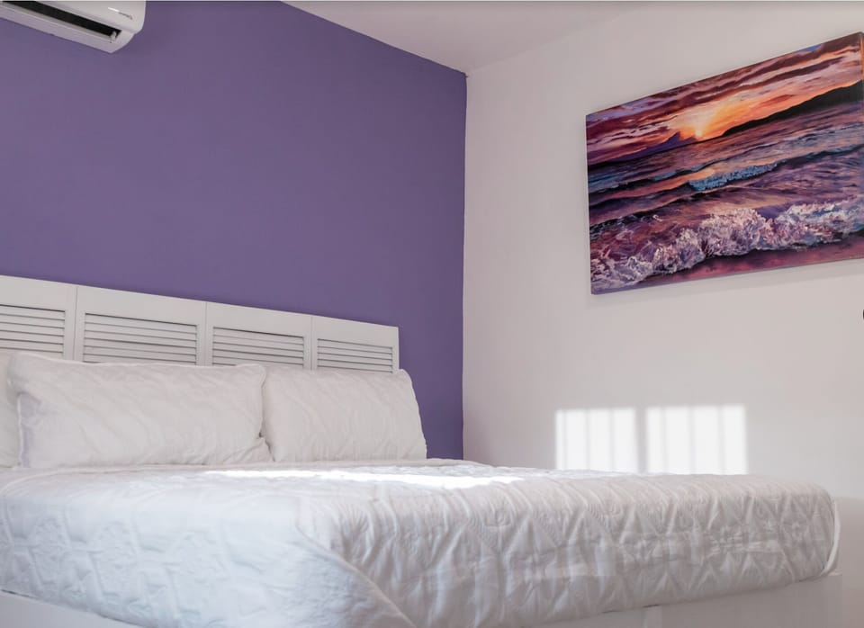Luxury Room, 1 King Bed, Non Smoking | Individually decorated, individually furnished, laptop workspace