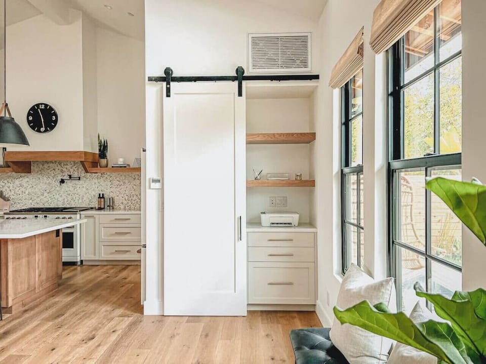 In this office nook you`ll find a printer/scanner, some basic office supplies, device chargers, and the house iPad which allows you to manage the smart home features and sound system.