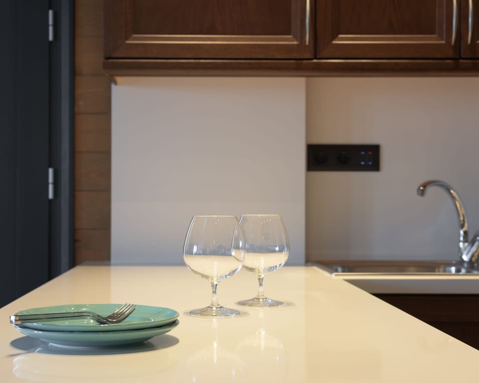 The fully equipped kitchen is fully equipped for a comfy self-catering stay.