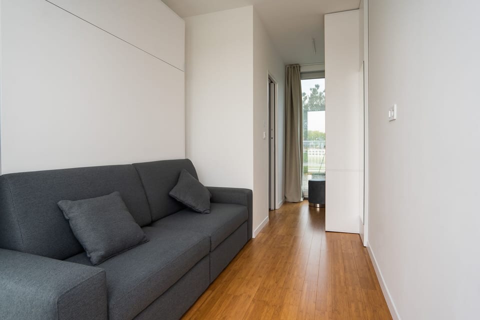 Basic Room | Laptop workspace, free WiFi, bed sheets