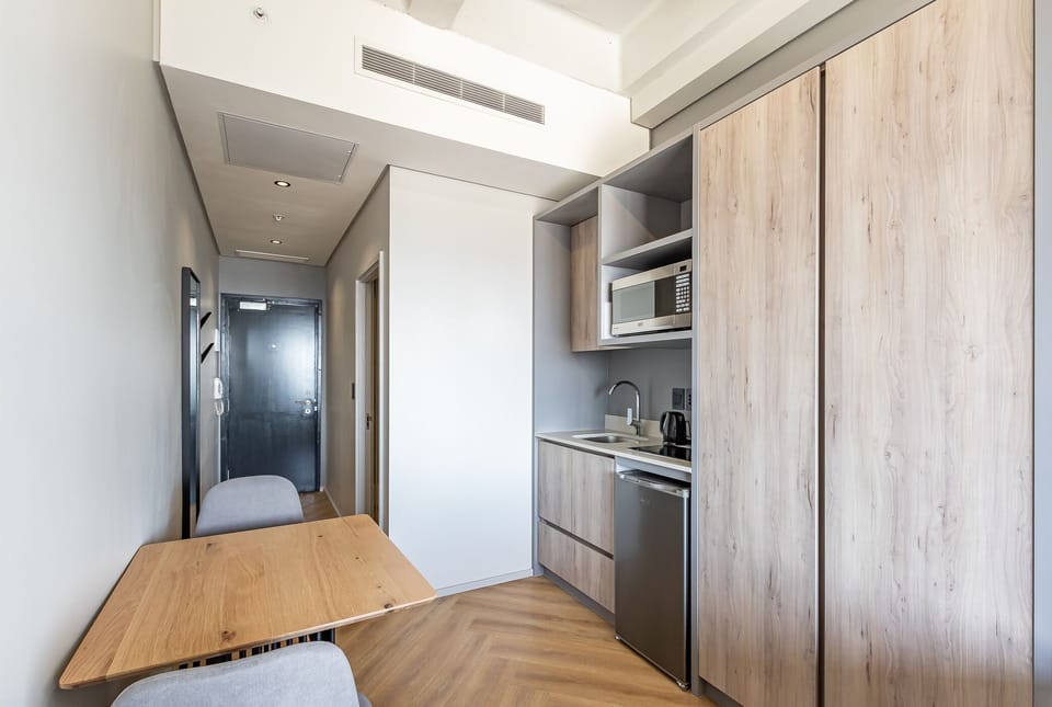 Standard Studio | Private kitchen | Full-size fridge, microwave, stovetop, toaster