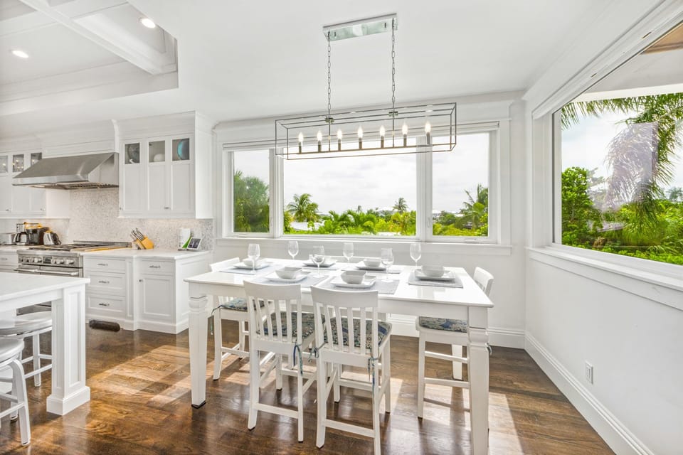 Eat-in Kitchen