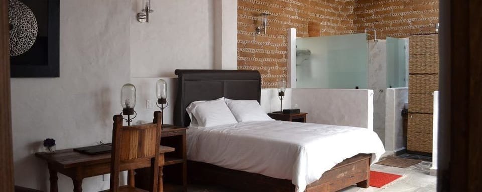 Premium bedding, in-room safe, free WiFi, bed sheets