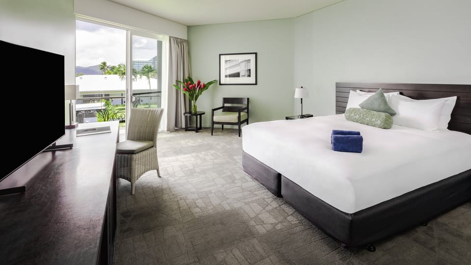 1 bedroom, premium bedding, down comforters, pillowtop beds