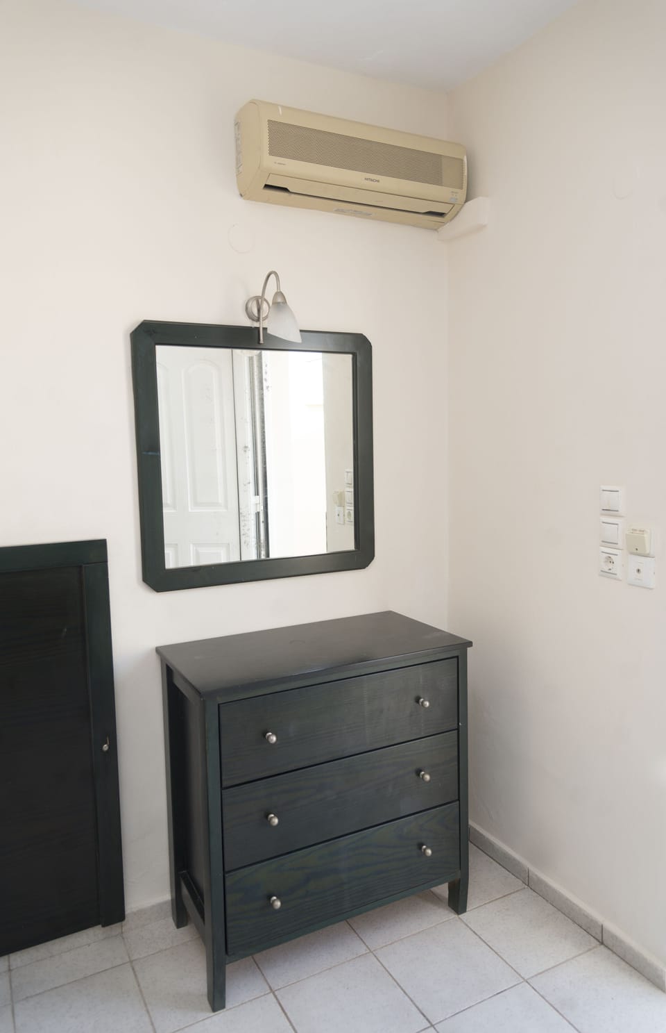 Iron/ironing board, travel crib, free WiFi, bed sheets
