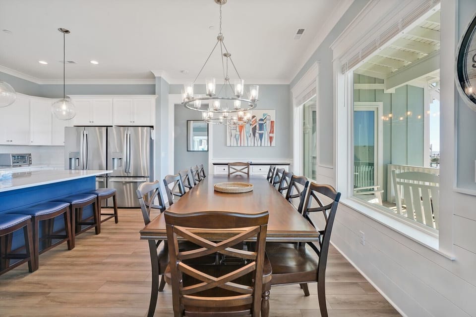 Dining Room
CG 10.2022