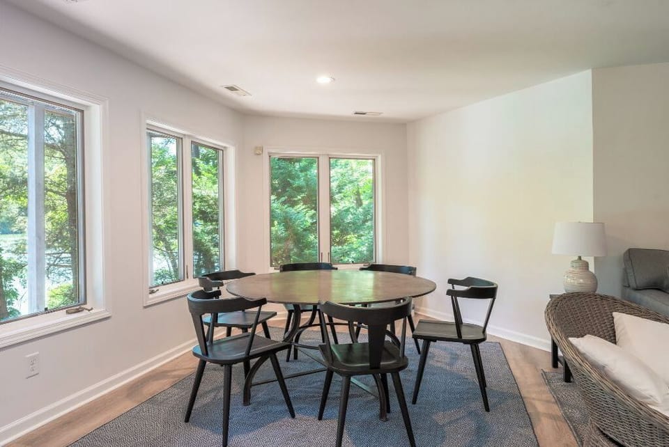Downstairs dining area suitable for 6