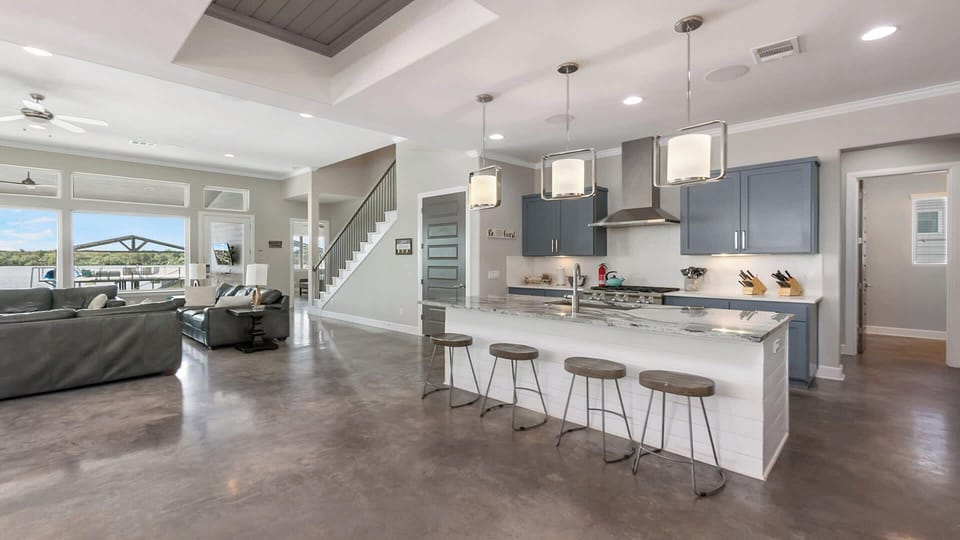 121 Bud Lane: Kitchen