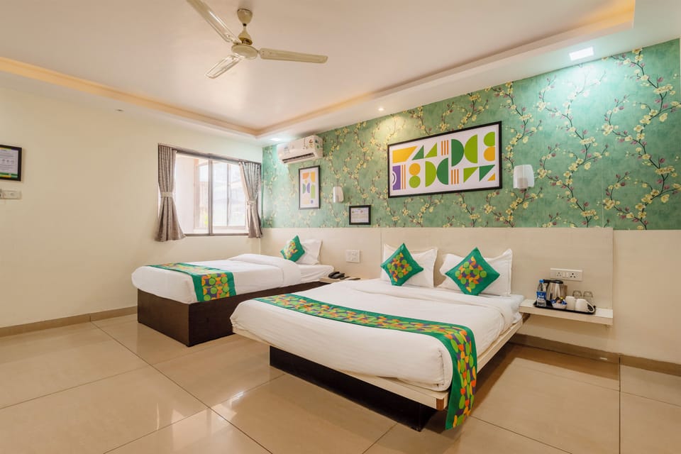 Premium Double Room | Desk, iron/ironing board