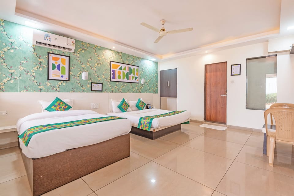Premium Double Room | Desk, iron/ironing board