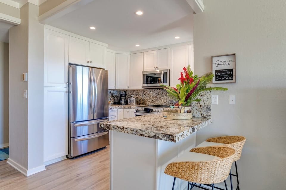 From early-morning smoothies to sunset dinners, this kitchen is your base for island flavors and unforgettable shared moments    