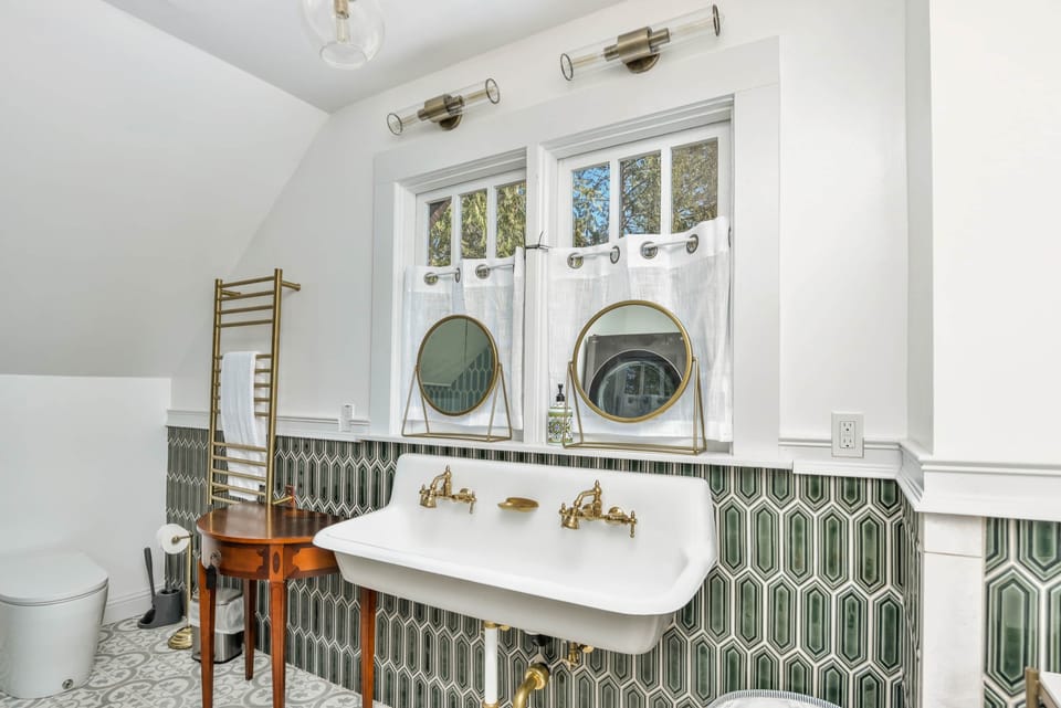 Luxury Bathroom 