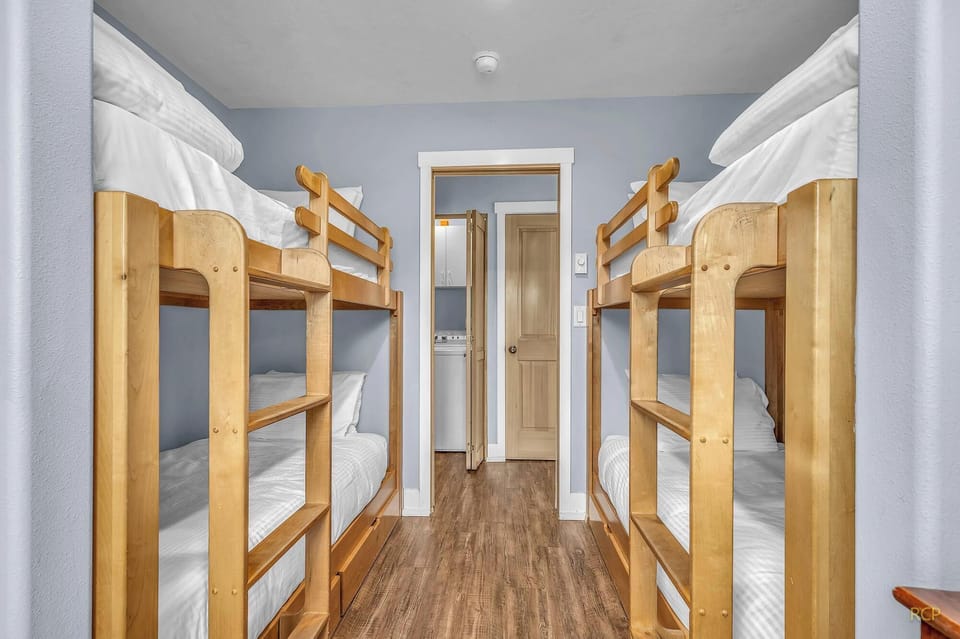 bunk bed room 25