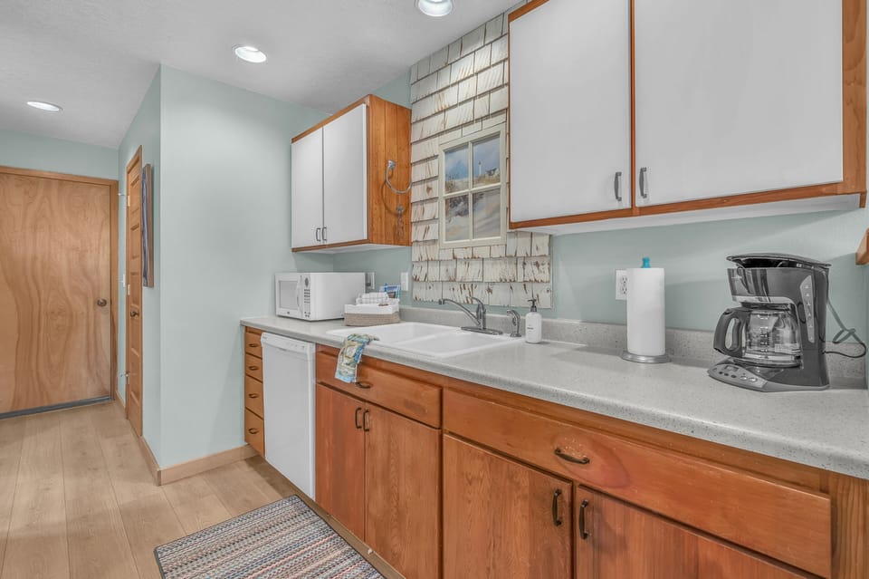 Chinook, Kitchen-3