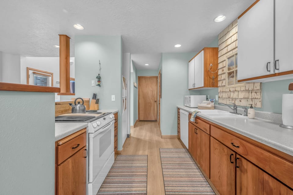 Chinook, Kitchen-2