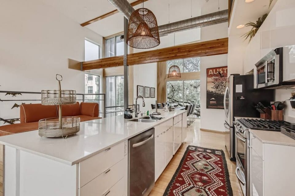 Full Kitchen
