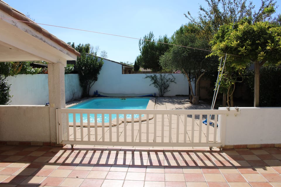 Pool Gate