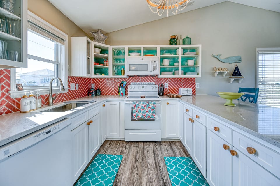 Prep meals with grand intracoastal views and a peek-a-boo ocean view.