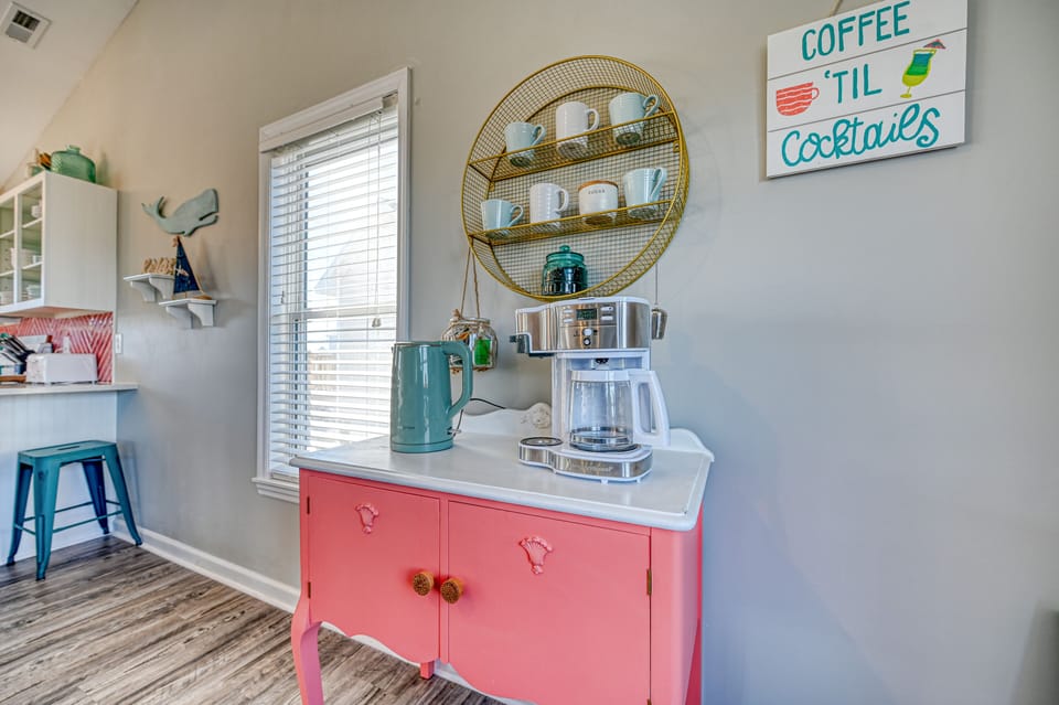 Start your morning off right at the coffee and tea bar.