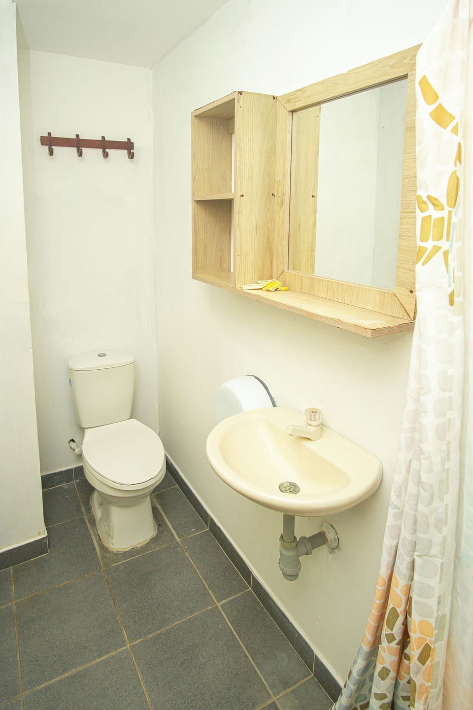 Family Room, Multiple Beds | Bathroom | Shower, rainfall showerhead, towels, soap