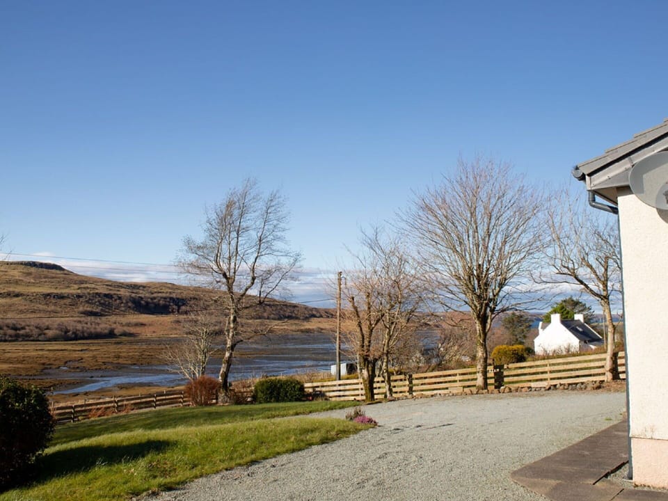 Sky, Plant, Water, Tree, Branch, Building, Natural Landscape, Road Surface, Landscape, House