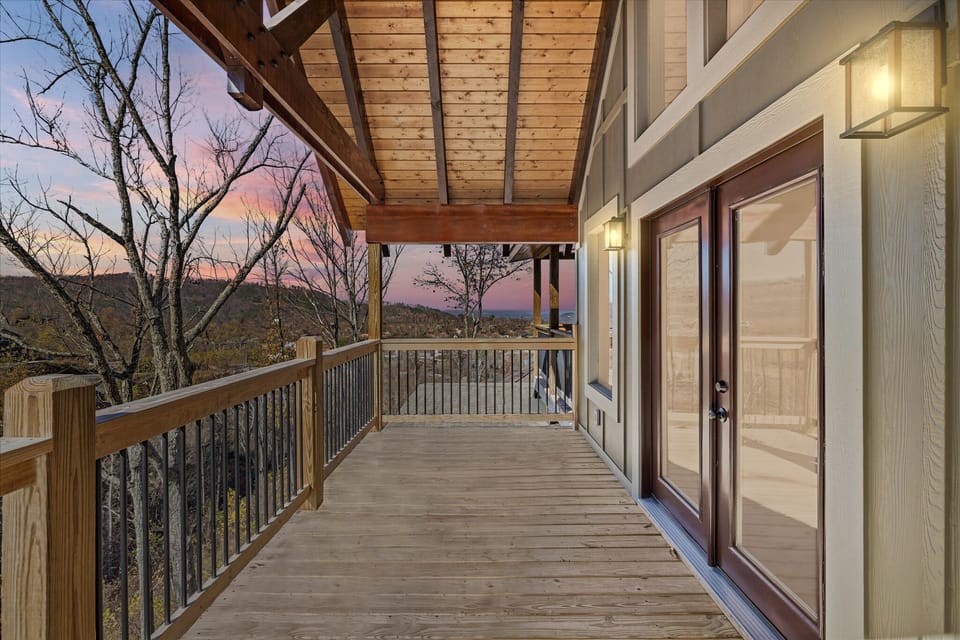 Upper Level Deck