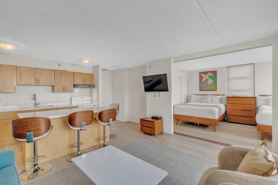 Condo, 1 Bedroom | Living area