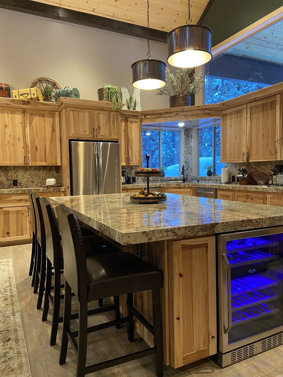 Gorgeous gourmet kitchen!