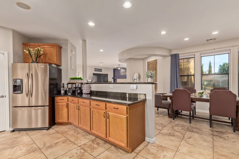 Gourmet kitchen with plenty of space to cook and entertain. 
